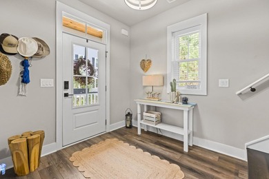 Move-in-ready three-bedroom raised beach home in Marshland Park - photo 4