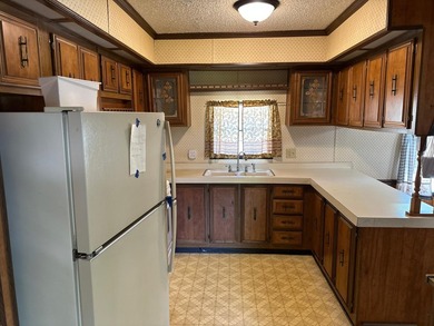 Welcome to this move in ready condo in the desirable Clear Lake - photo 5