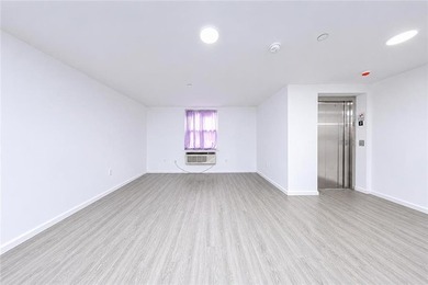 Newly built 3-family house with 1 store. Building size: 20.4 * - photo 12