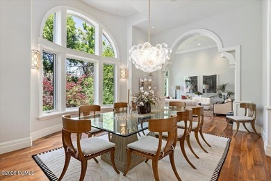 Tucked away on a private, tree-lined lane in Holladay, this - photo 12
