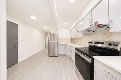 Newly built 3-family house with 1 store. Building size: 20.4 * - photo 15