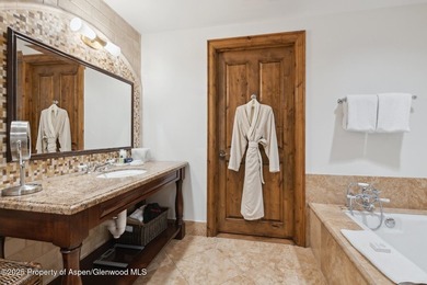 2024 renovations completed (including new decor, furniture - photo 22