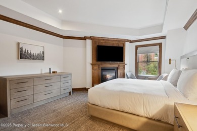 2024 renovations completed (including new decor, furniture - photo 24