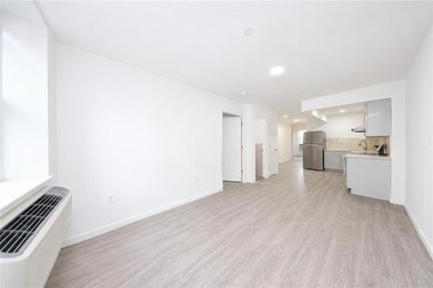 Newly built 3-family house with 1 store. Building size: 20.4 * - photo 25