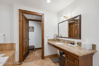 2024 renovations completed (including new decor, furniture - photo 27