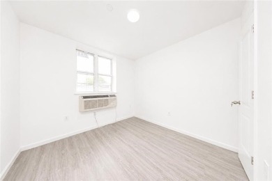 Newly built 3-family house with 1 store. Building size: 20.4 * - photo 27