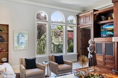 Tucked away on a private, tree-lined lane in Holladay, this - photo 28