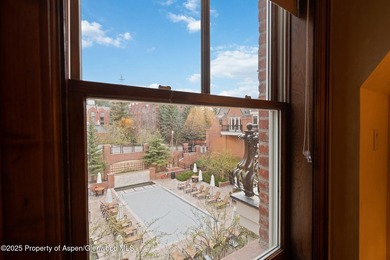 2024 renovations completed (including new decor, furniture - photo 29