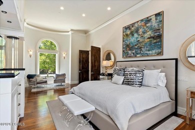 Tucked away on a private, tree-lined lane in Holladay, this - photo 32
