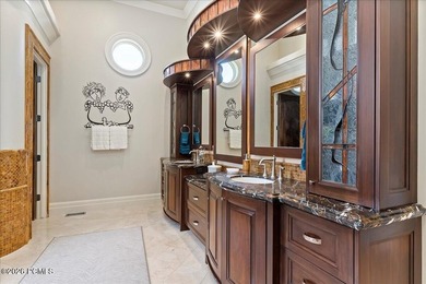 Tucked away on a private, tree-lined lane in Holladay, this - photo 40