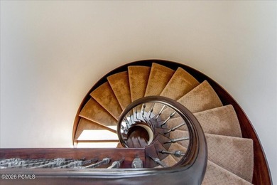 Tucked away on a private, tree-lined lane in Holladay, this - photo 50