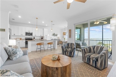Enjoy penthouse living with breathtaking views overlooking the - photo 4