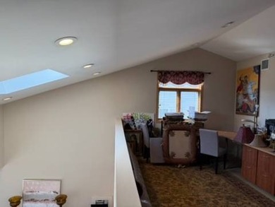 Welcome to this beautifully maintained 4-bedroom, 2.5-bath - photo 22