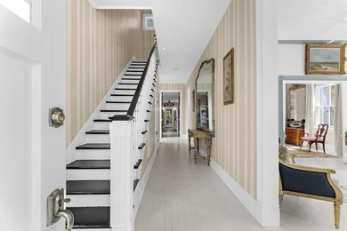Step inside this sunny, light-filled Charleston masterpiece--a - photo 5