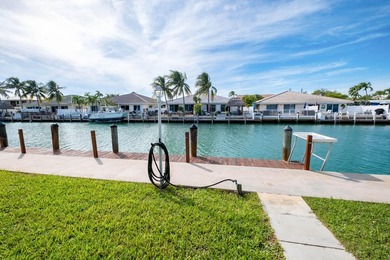 If you need more dockage than most half duplexes in Key Colony - photo 5