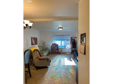 Conveniently located townhouse. You are minutes from the beach - photo 5