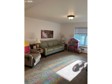 Conveniently located townhouse. You are minutes from the beach - photo 6
