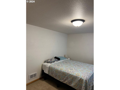 Conveniently located townhouse. You are minutes from the beach - photo 10