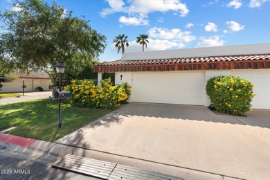 (private lake, pond, creek) Townhome/Townhouse For Sale in Paradise Valley Arizona