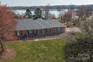 Moss Lake/Kings Mountain Reservoir Home Sale Pending in Shelby North Carolina