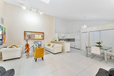 Spacious 3-bedroom, 2-bath villa featuring soaring vaulted - photo 11