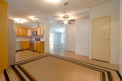 Move in Ready...This 1399 Sq ft home, has been well maintained - photo 11