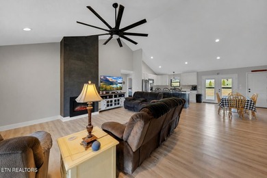 Experience the perfect blend of modern comfort and peaceful East - photo 12