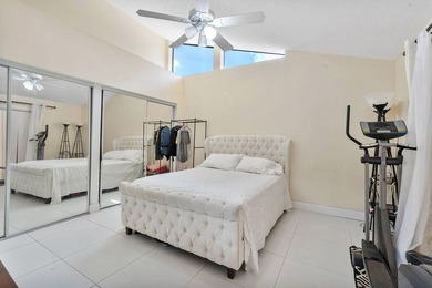 Spacious 3-bedroom, 2-bath villa featuring soaring vaulted - photo 13