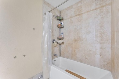 Spacious 3-bedroom, 2-bath villa featuring soaring vaulted - photo 17