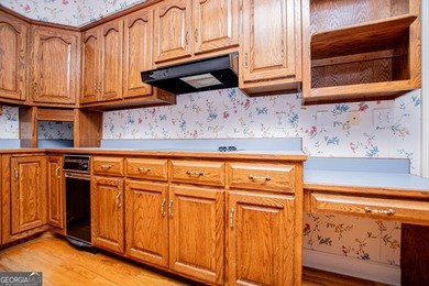 Welcome to this beautifully maintained four-sided brick ranch - photo 21
