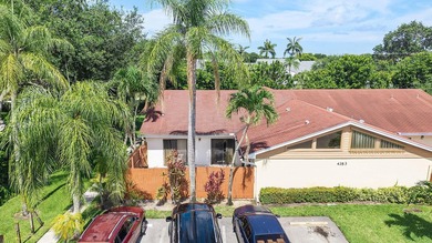 Spacious 3-bedroom, 2-bath villa featuring soaring vaulted - photo 21