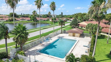 Spacious 3-bedroom, 2-bath villa featuring soaring vaulted - photo 22