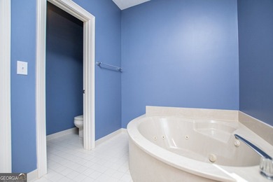 Welcome to this beautifully maintained four-sided brick ranch - photo 36