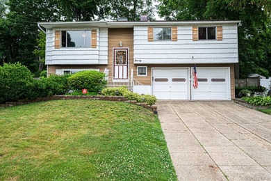 This home has been lovingly cared for by its original owner - photo 1