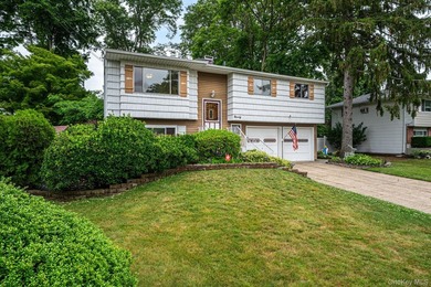 This home has been lovingly cared for by its original owner - photo 2