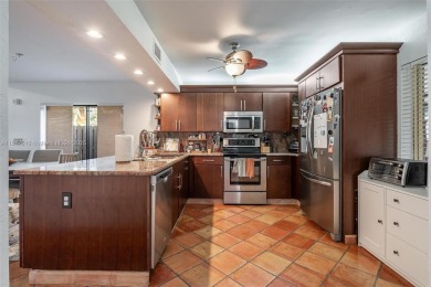 Lake Townhome/Townhouse For Sale in Davie, Florida