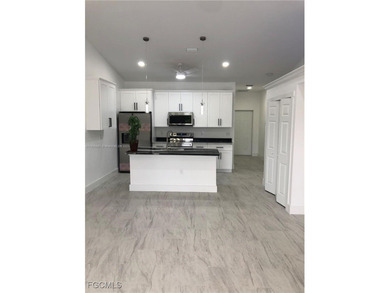 This newly constructed duplex represents an exceptional income - photo 5