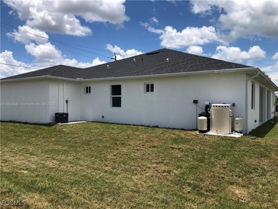 This newly constructed duplex represents an exceptional income - photo 4