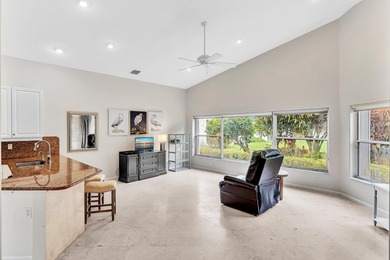 Gorgeous 3BR/2.5BA Mediterranean with panoramic full lake views - photo 16