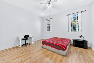 Welcome to this duplex w/soaring ceilings in the gated community - photo 17