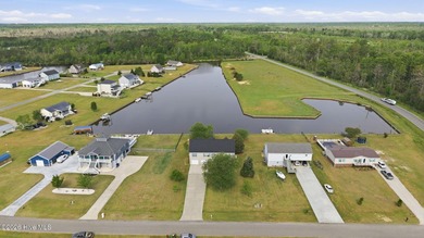 Spacious 4 bedroom waterfront home located on Bay Lake that - photo 18