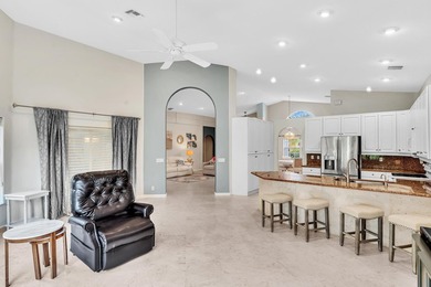 Gorgeous 3BR/2.5BA Mediterranean with panoramic full lake views - photo 18