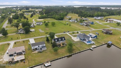 Spacious 4 bedroom waterfront home located on Bay Lake that - photo 20