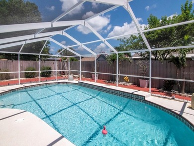 Beautifully updated 3 bedroom, 2 bath concrete block, large salt - photo 3