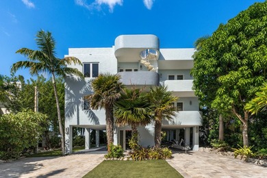This luxury bayfront home in the Florida Keys offers - photo 4