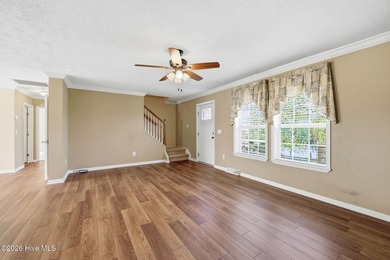 Spacious 4 bedroom waterfront home located on Bay Lake that - photo 25
