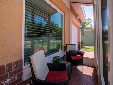 Beautifully updated 3 bedroom, 2 bath concrete block, large salt - photo 5