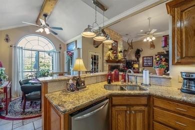 3 NEW BAY WINDOWS, REENFORCED PRIVACY FENCE! Imagine coming home - photo 29