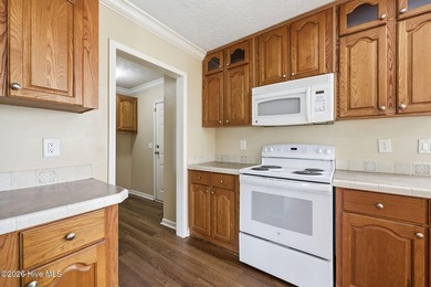 Spacious 4 bedroom waterfront home located on Bay Lake that - photo 33