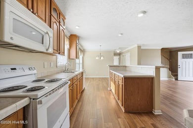 Spacious 4 bedroom waterfront home located on Bay Lake that - photo 36